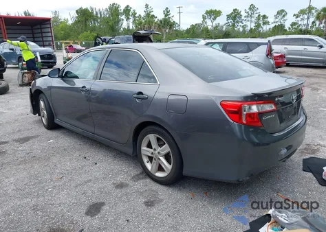 2014 Toyota Camry Se z USA, uszkodzony, nr VIN 4T1BF1FK4EU396550